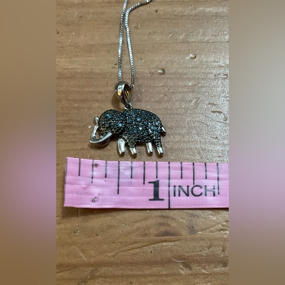 Ross- Simon’s: blue diamond elephant sterling silver pendant and necklace set. - Picture 6 of 7